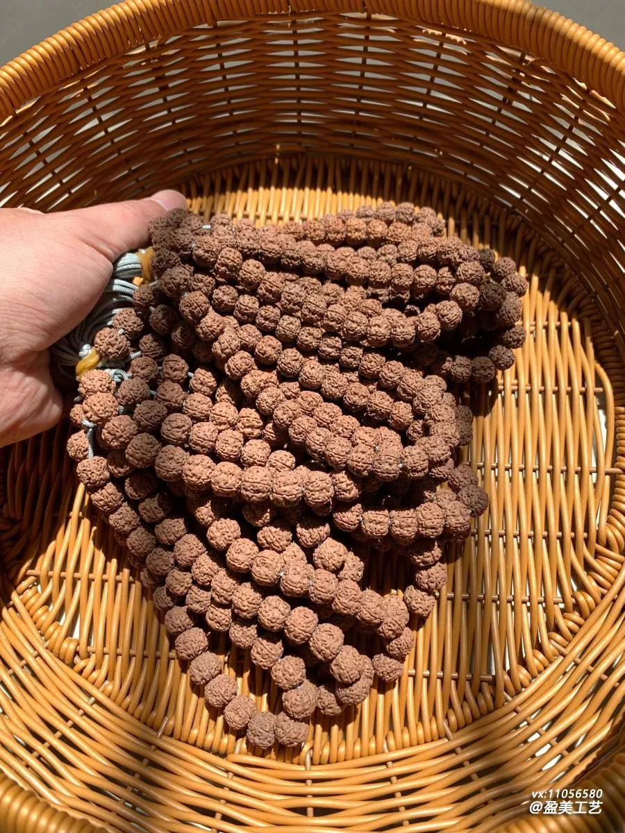 这串蜂窝双龙刚盘了半年 变化已经很明显了